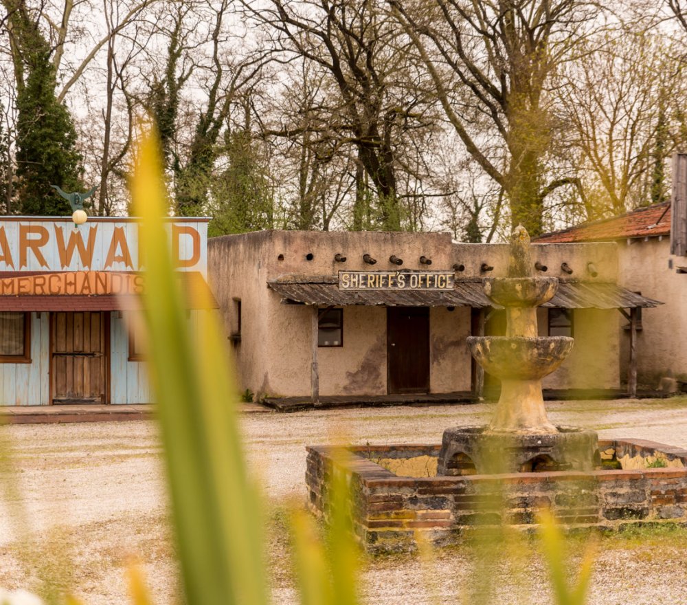 village-western- france